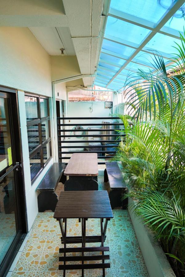 Tarasa Hostel Pasay Exterior foto